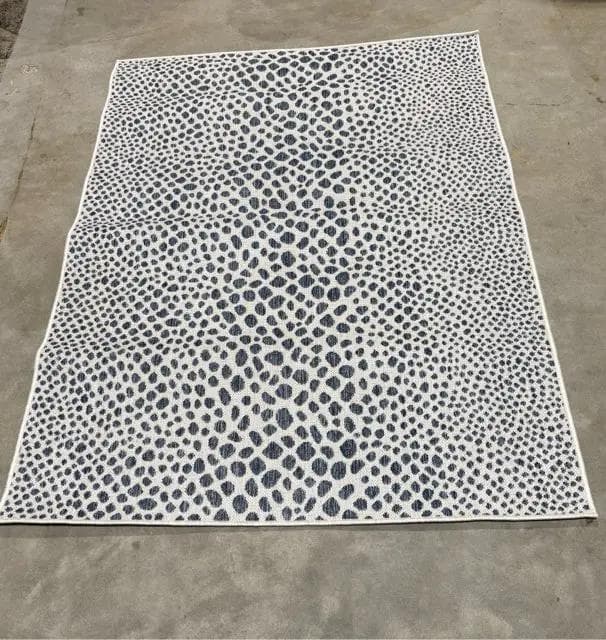Jill Zarin Outdoor Blue Spotted Rug