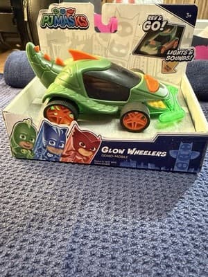 PJ Masks Glow Wheelers Gekko-Mobile Lights and Sounds Vehicle