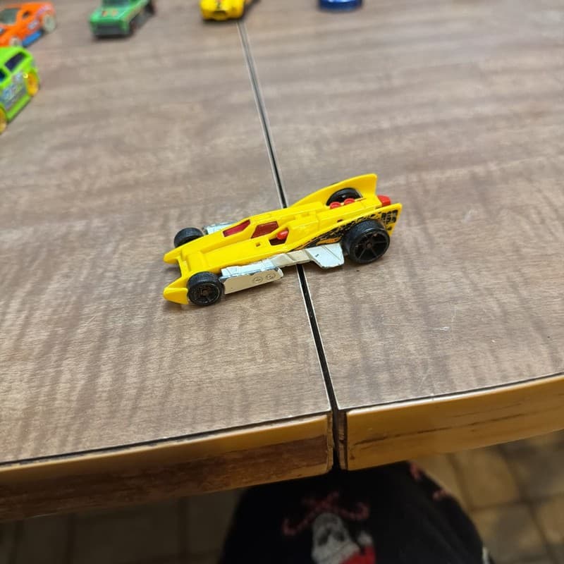 2004 Hot Wheels ACCELERACERS RACING DRONES RD-10 Yellow Diecast Car