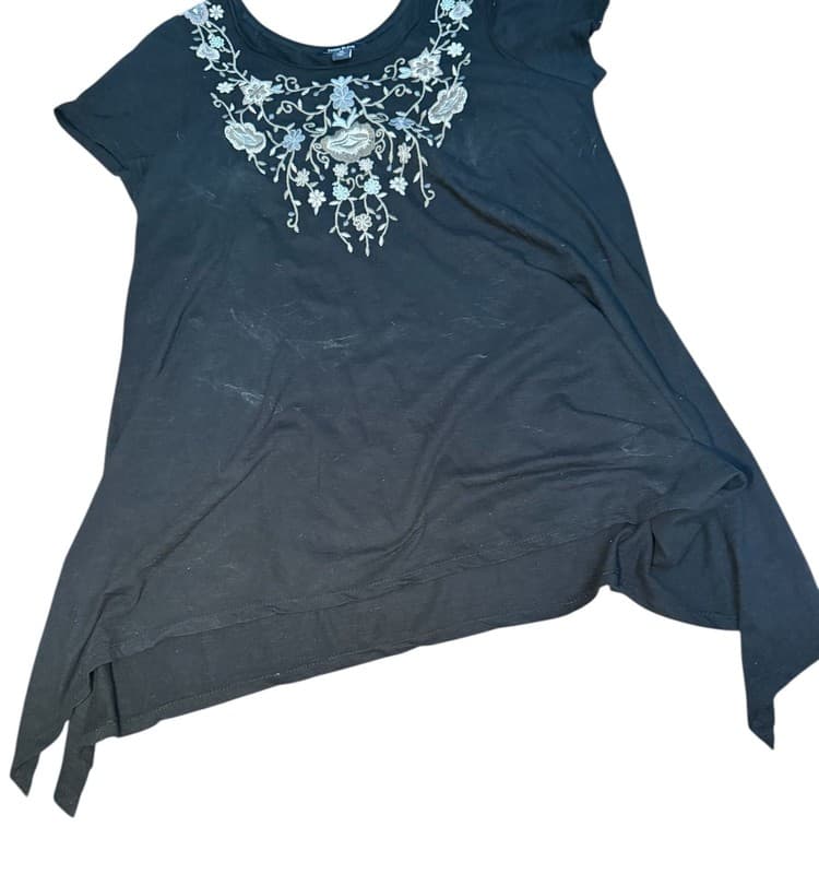 Terre Bleue Women’s Black Embroidered Tunic Top Size M Asymmetrical Hem