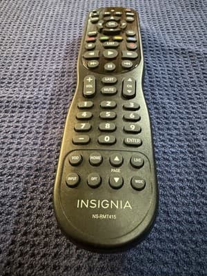 INSIGNIA NS-RMT415 4-Device Universal Remote Control - Tested, Works