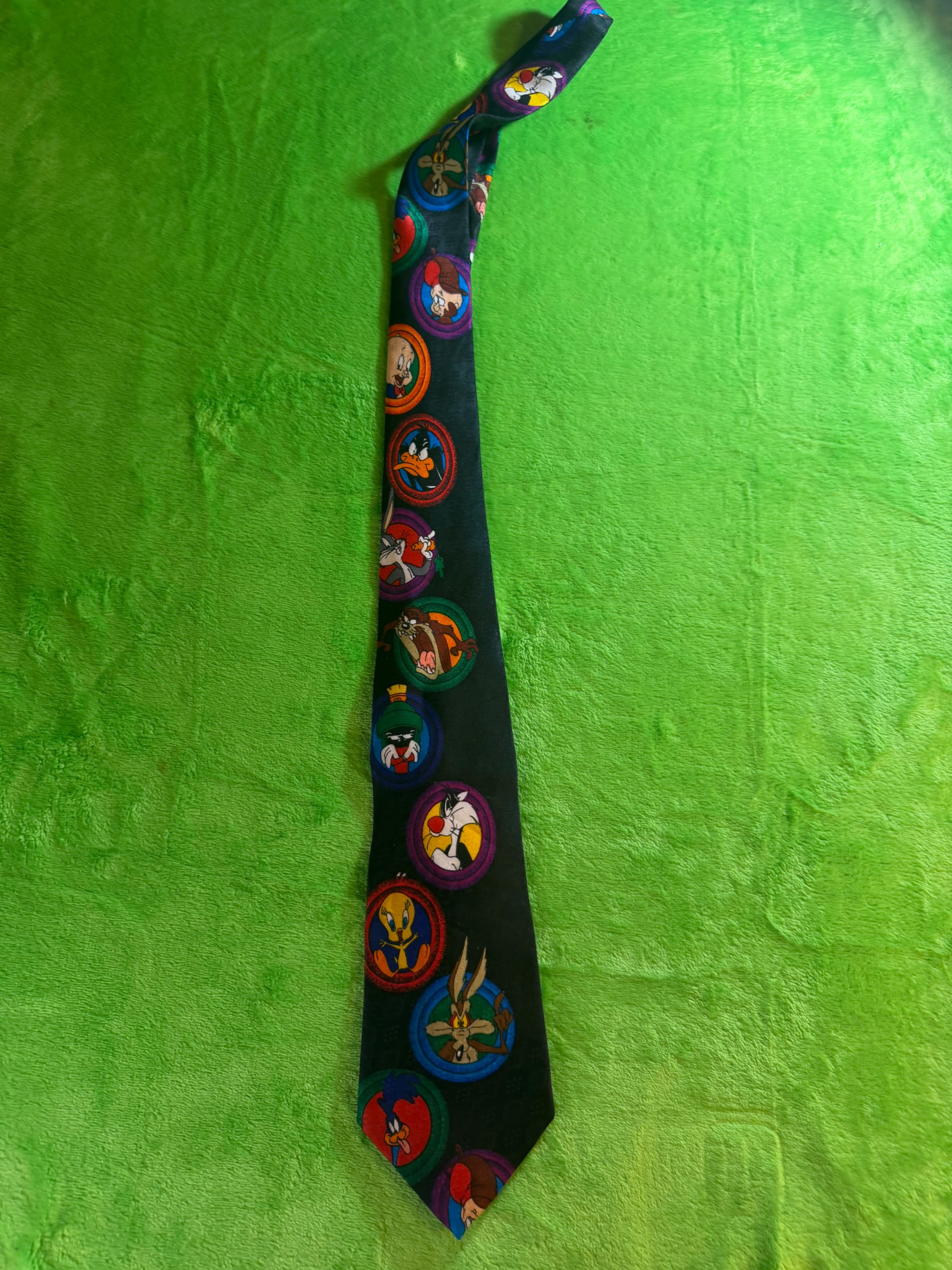 Vtg 1993 Looney Tunes Mania Full Cast Novelty Necktie Warner Bros