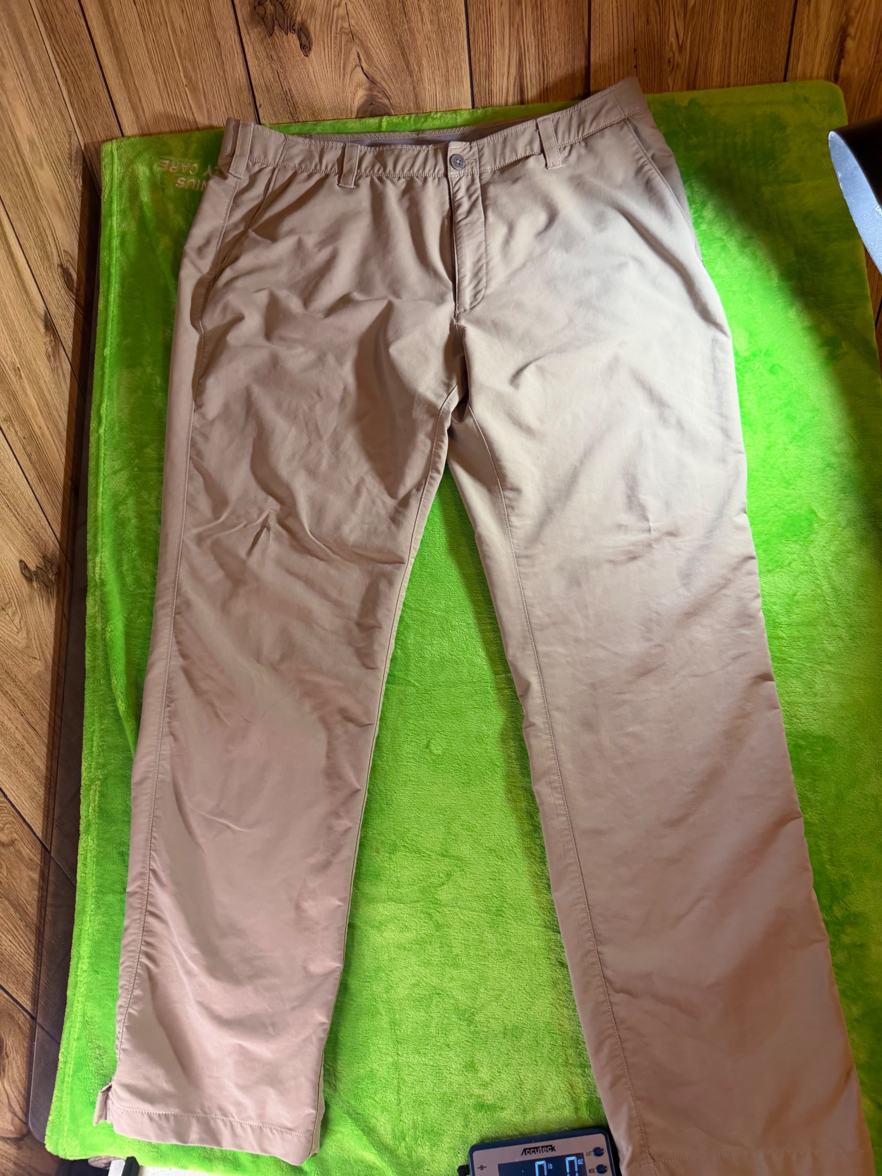 Under Armour Golf Pants Mens Sz 40x34 Khaki Performance Stretch Straight