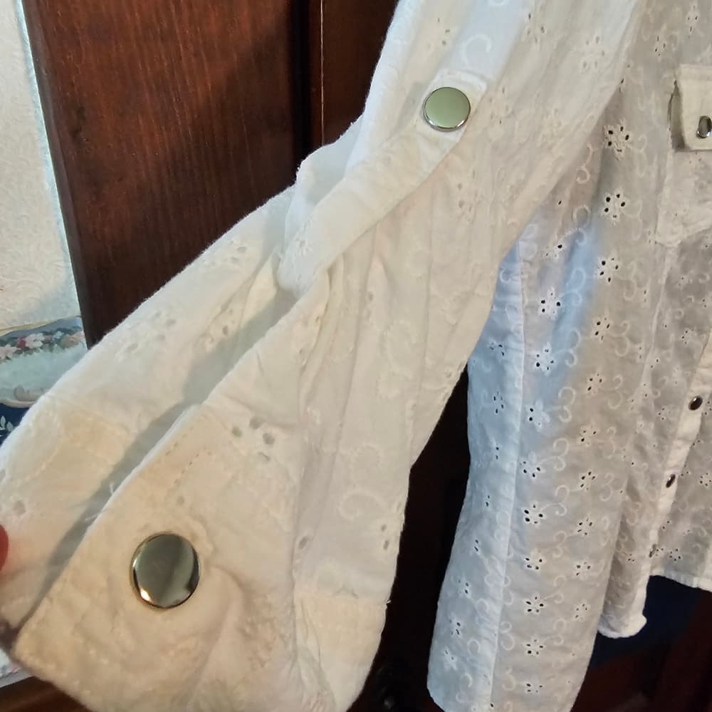 White Eyelet