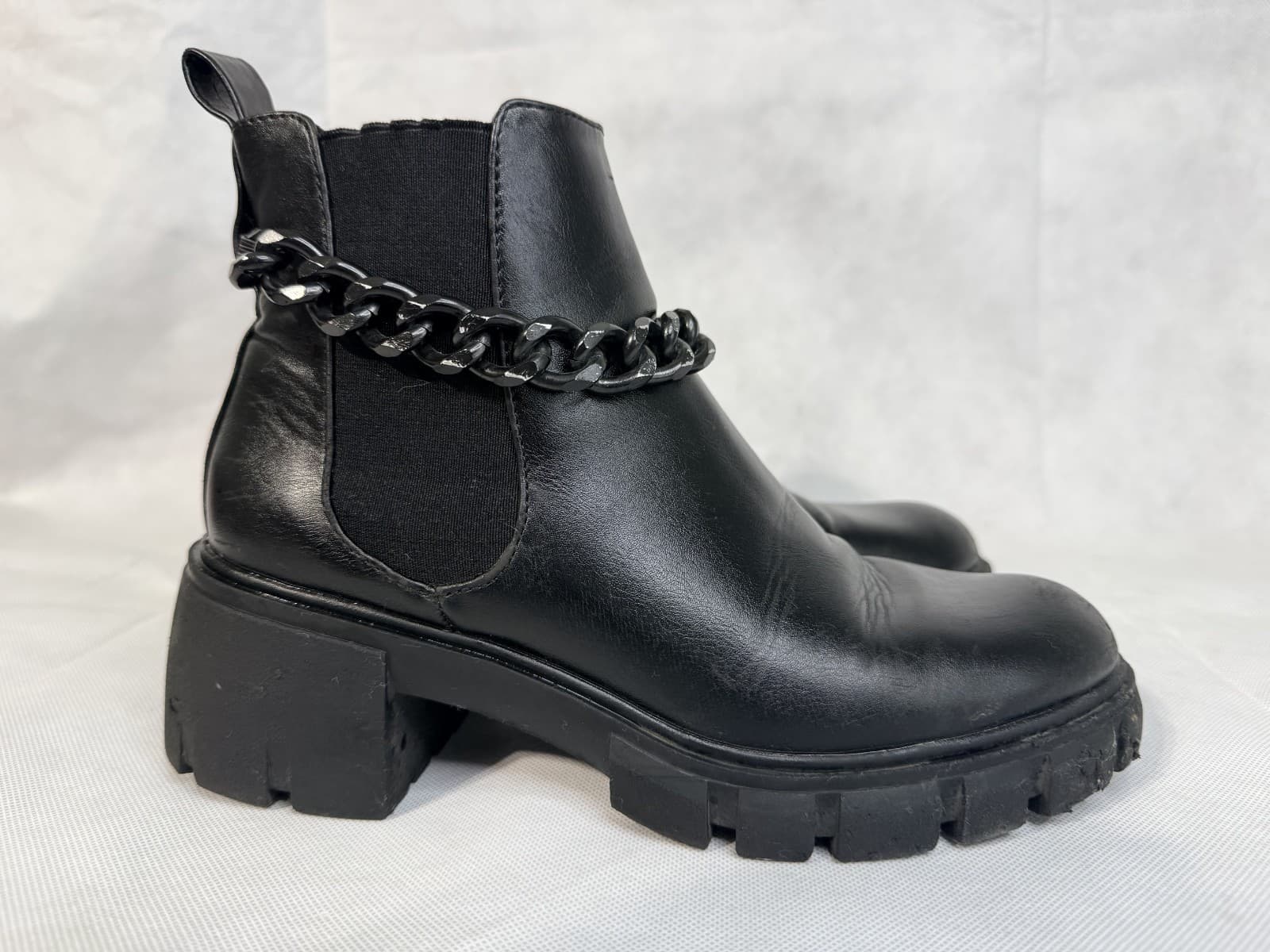Madden Girl Black Chained Ankle Boots Women's Size 7