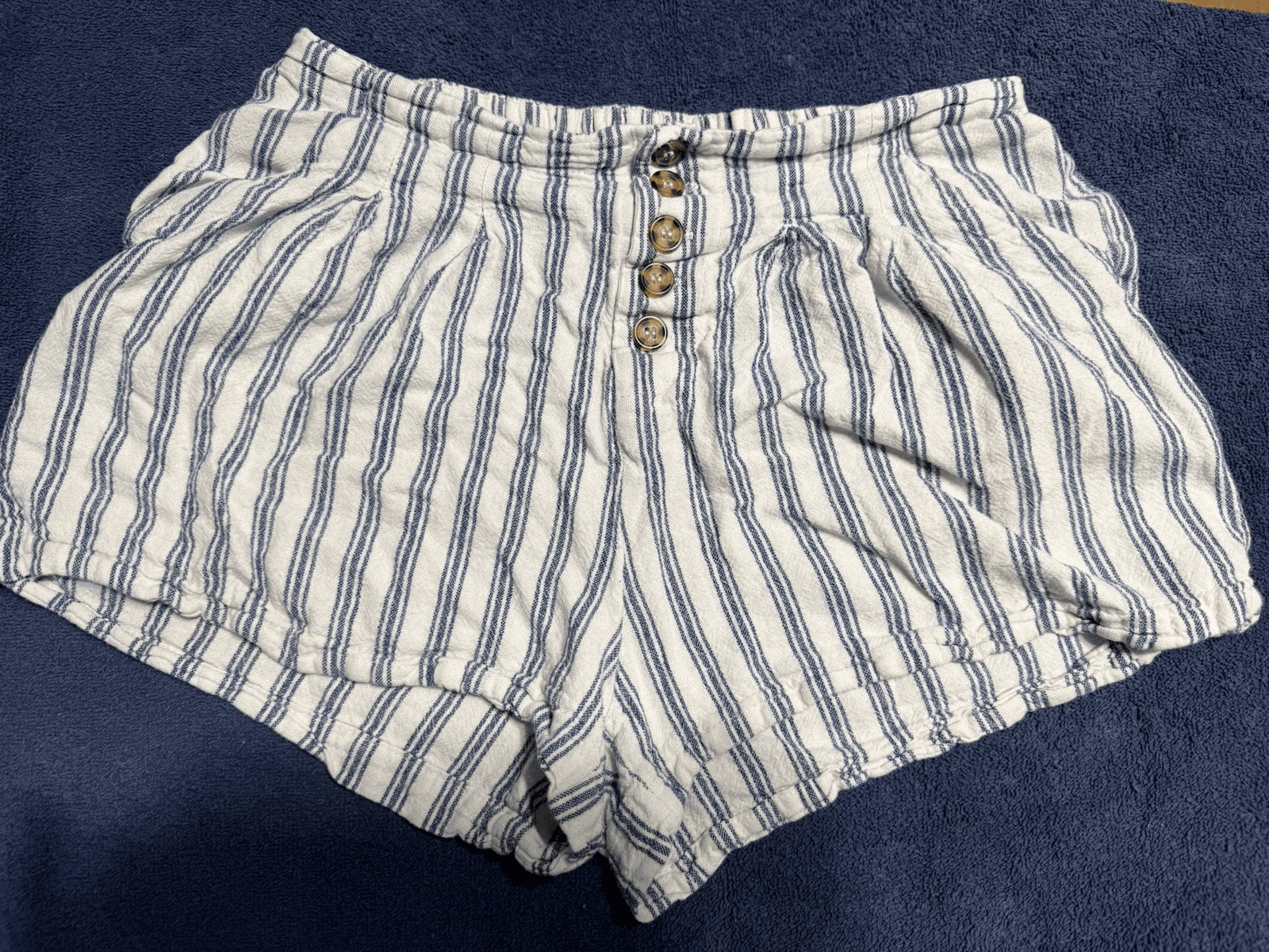 Indigo Rein White And Blue Striped Shorts Button Up Women’s Small
