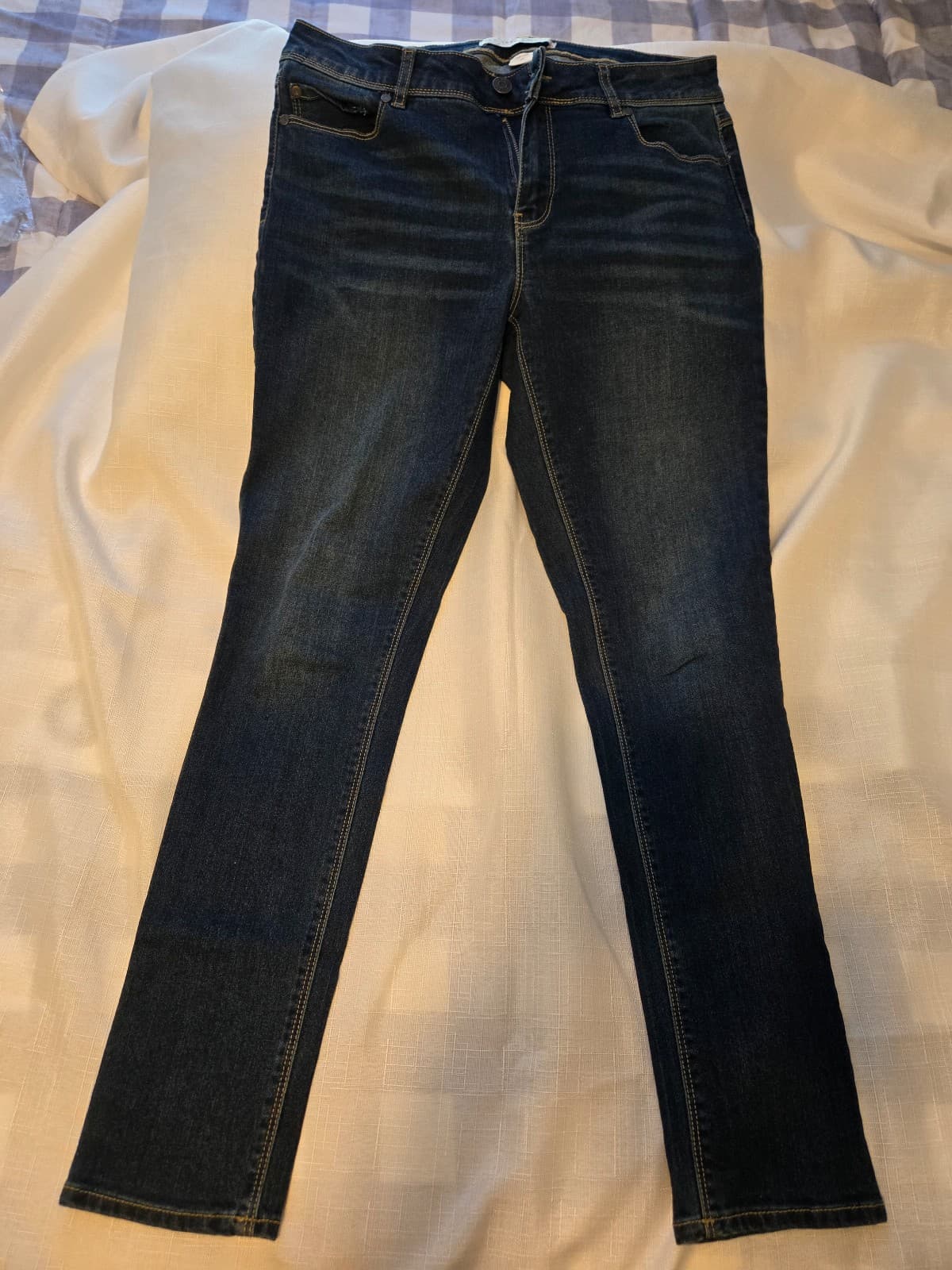 EST 1946 Denim Mid-Rise Women's Jeans Size 8 Inseam 29", Item #1016