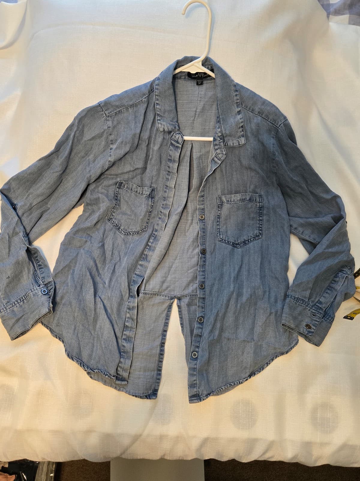 Velvet Heart Women's Denim Button-Up Shirt Size M, Item #1019