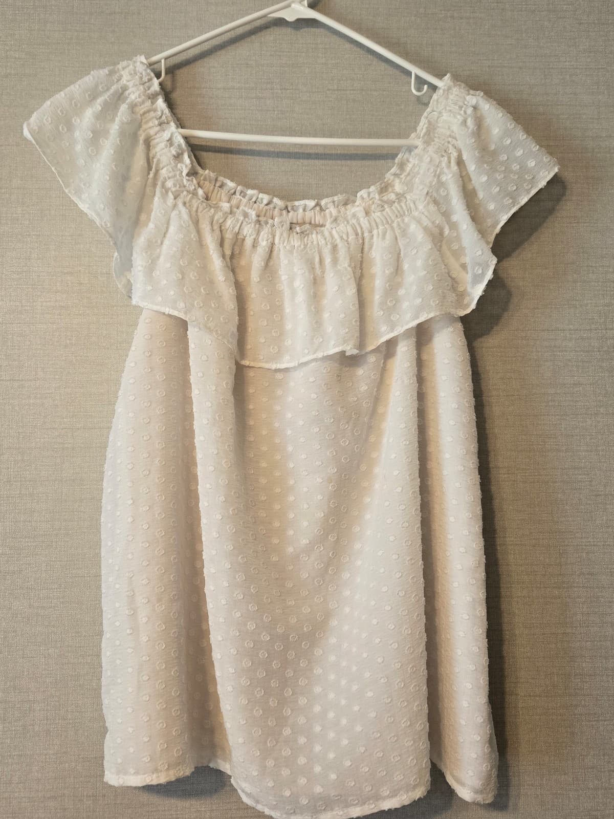 LOFT Women's White Ruffle Blouse Size M, Item #1025