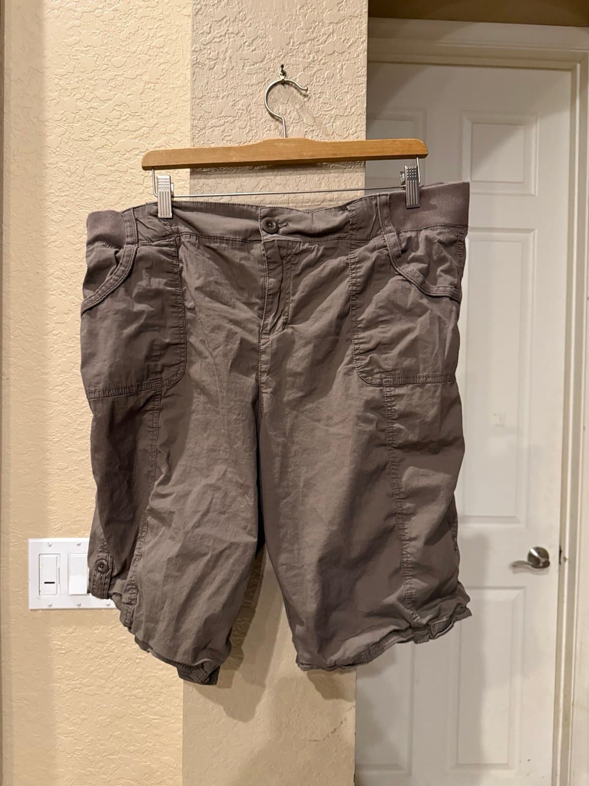 Style & Co Cargo Capri Pants 18W