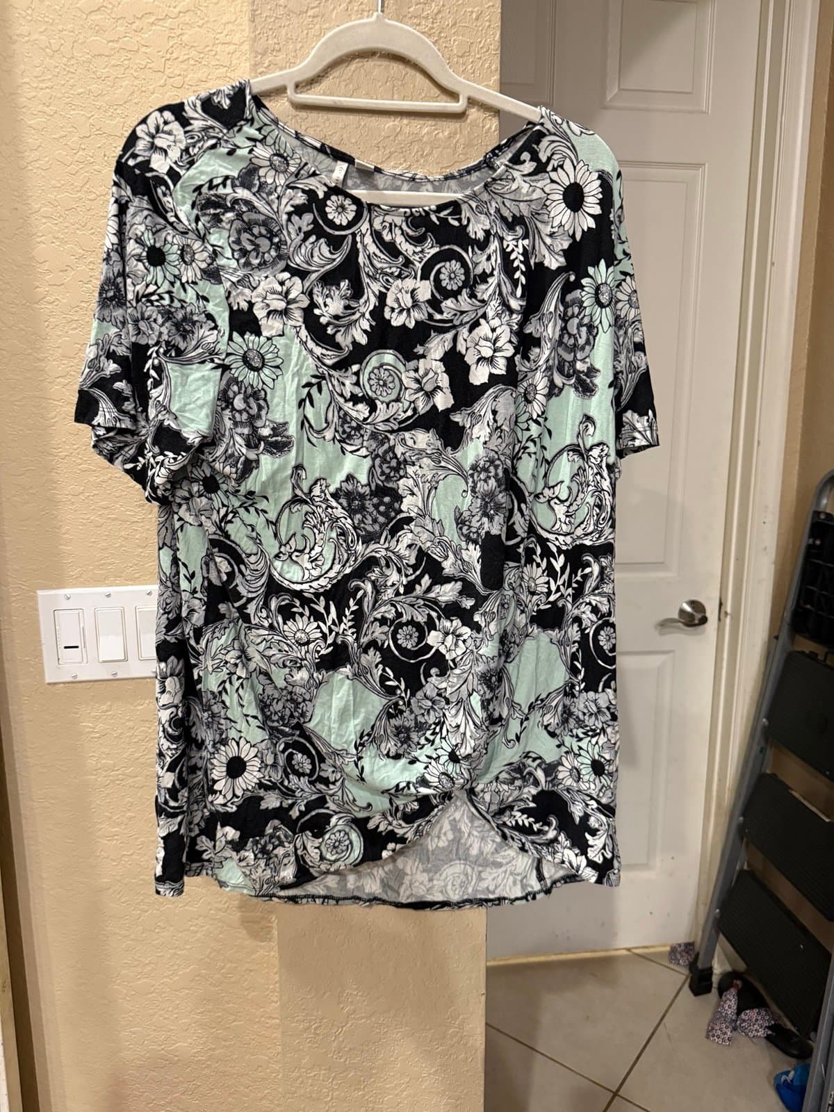Women's Floral Baroque Top 18/20W