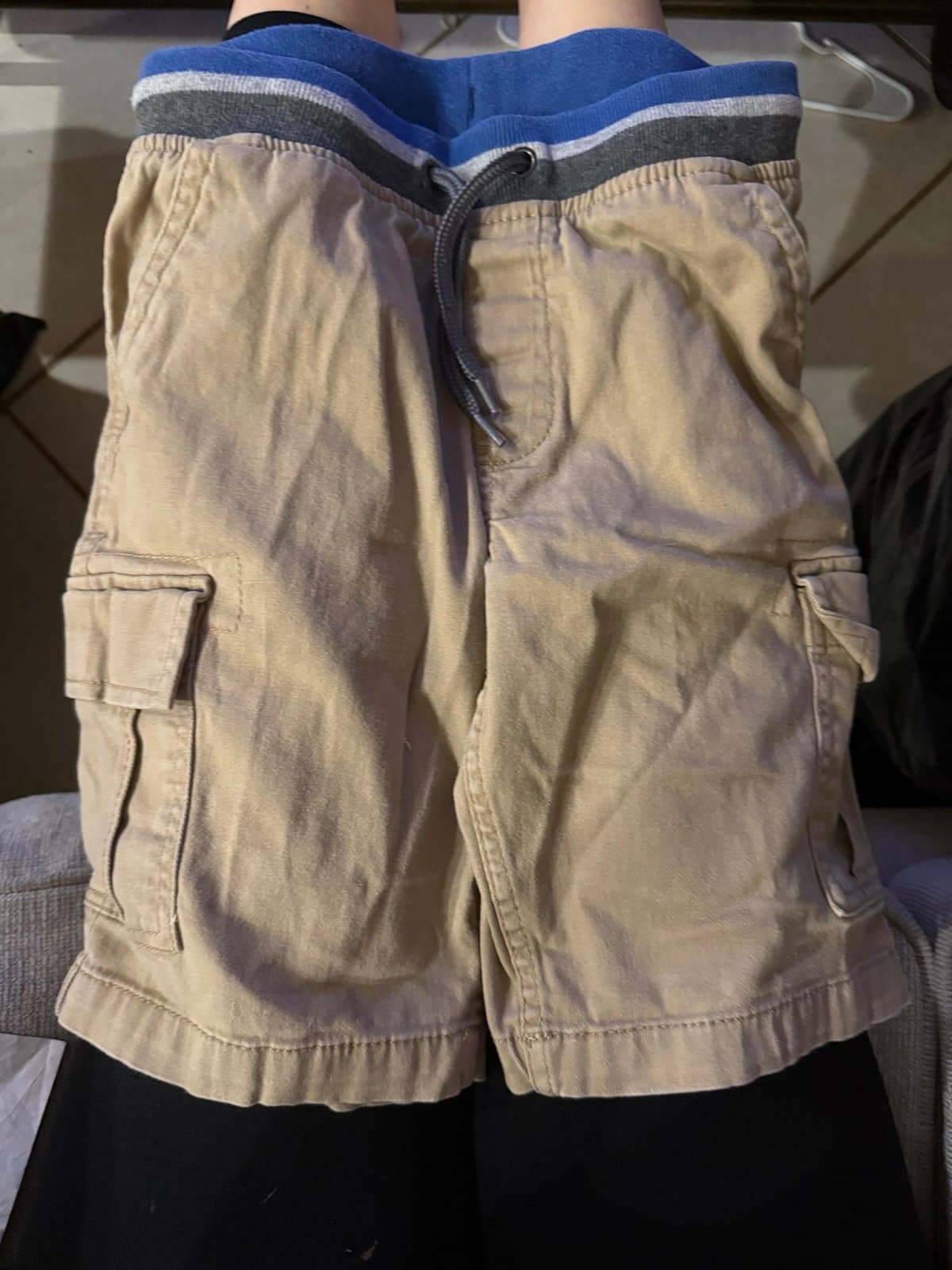 Wonder Nation beige cargo shorts L (10-12)