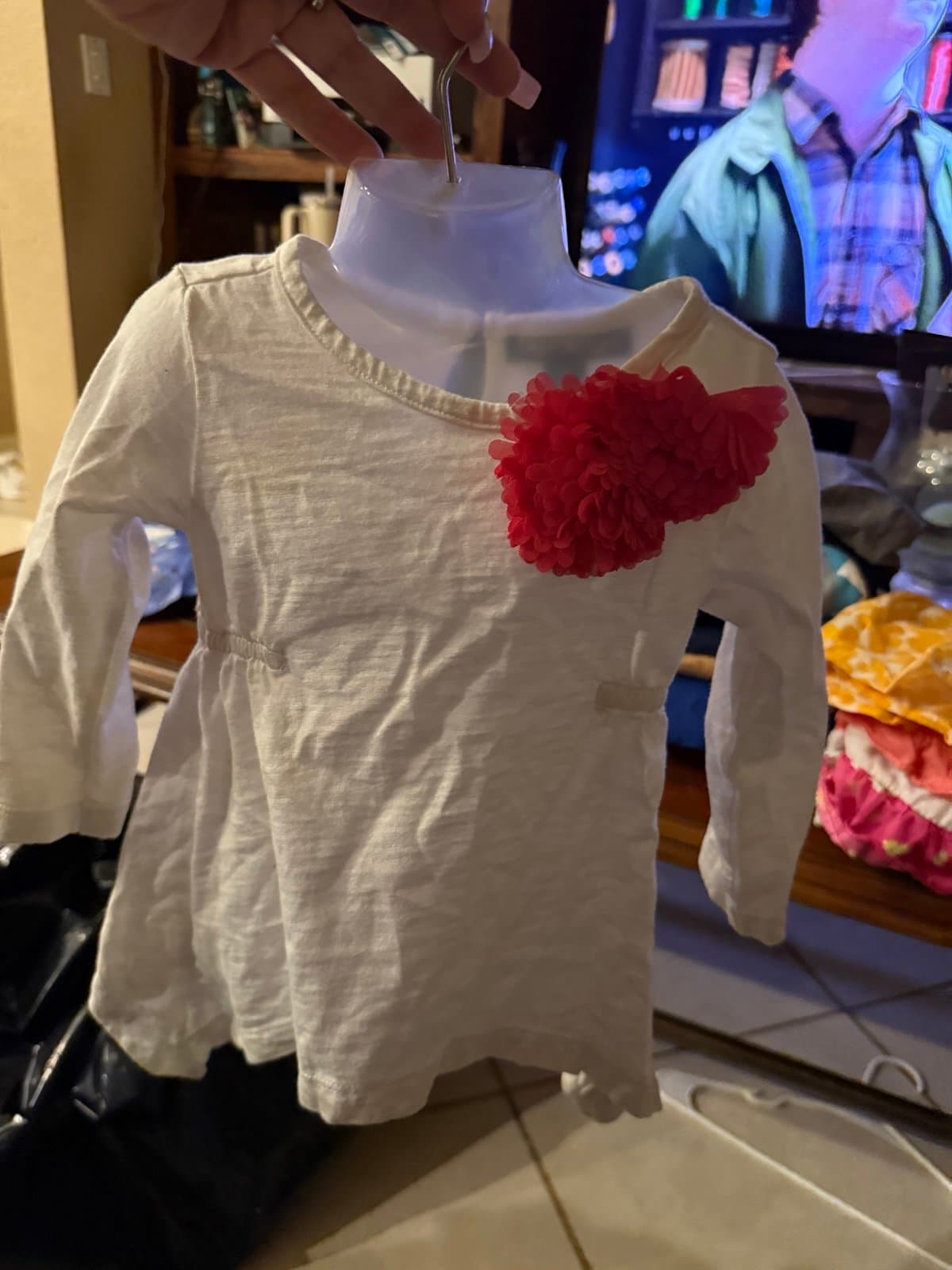 Cute Marimekko for Target baby top. Has yellow and white abstract pattern. Sleev