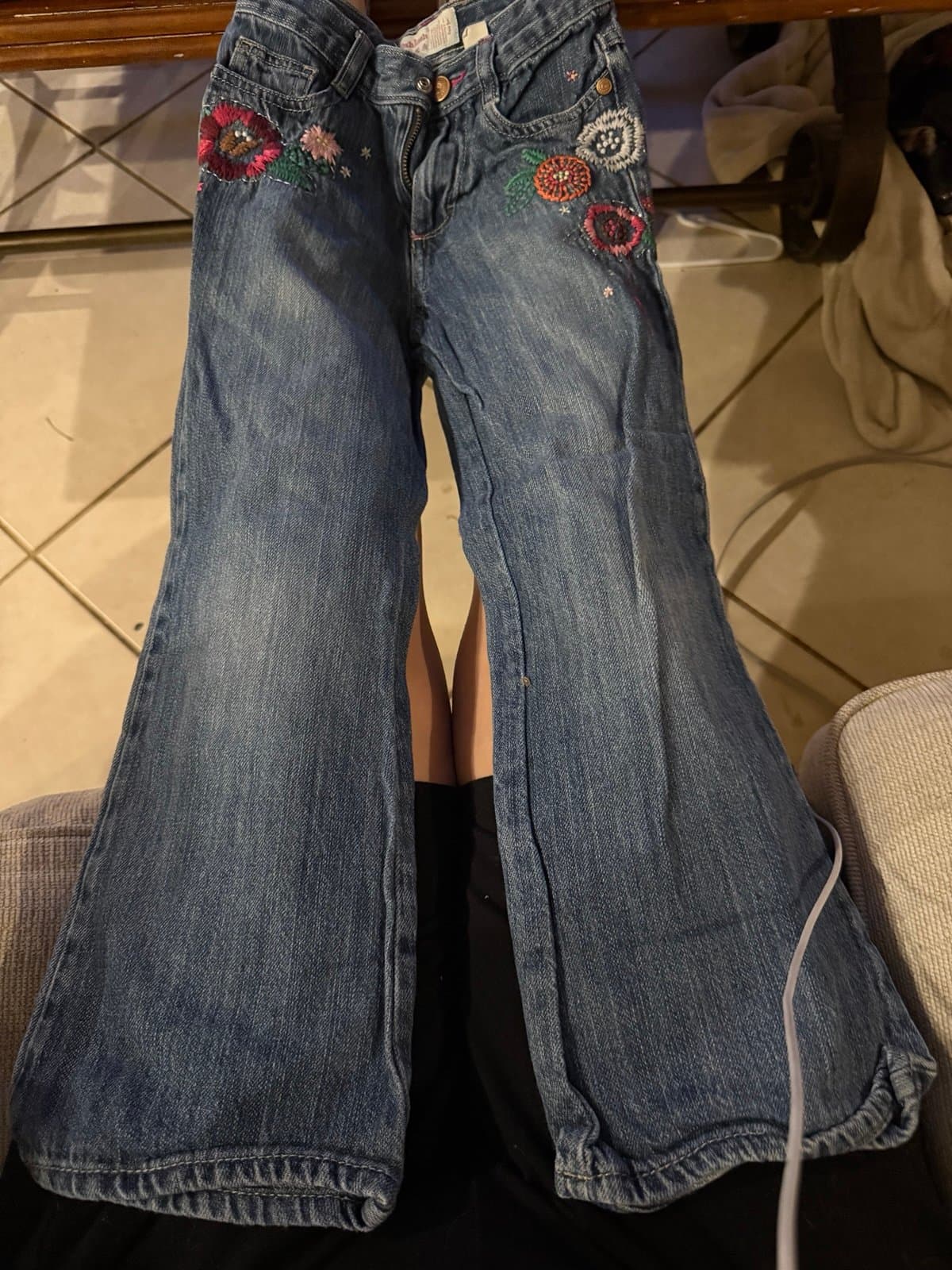 OshKosh girls size 6 floral embroidered jeans
