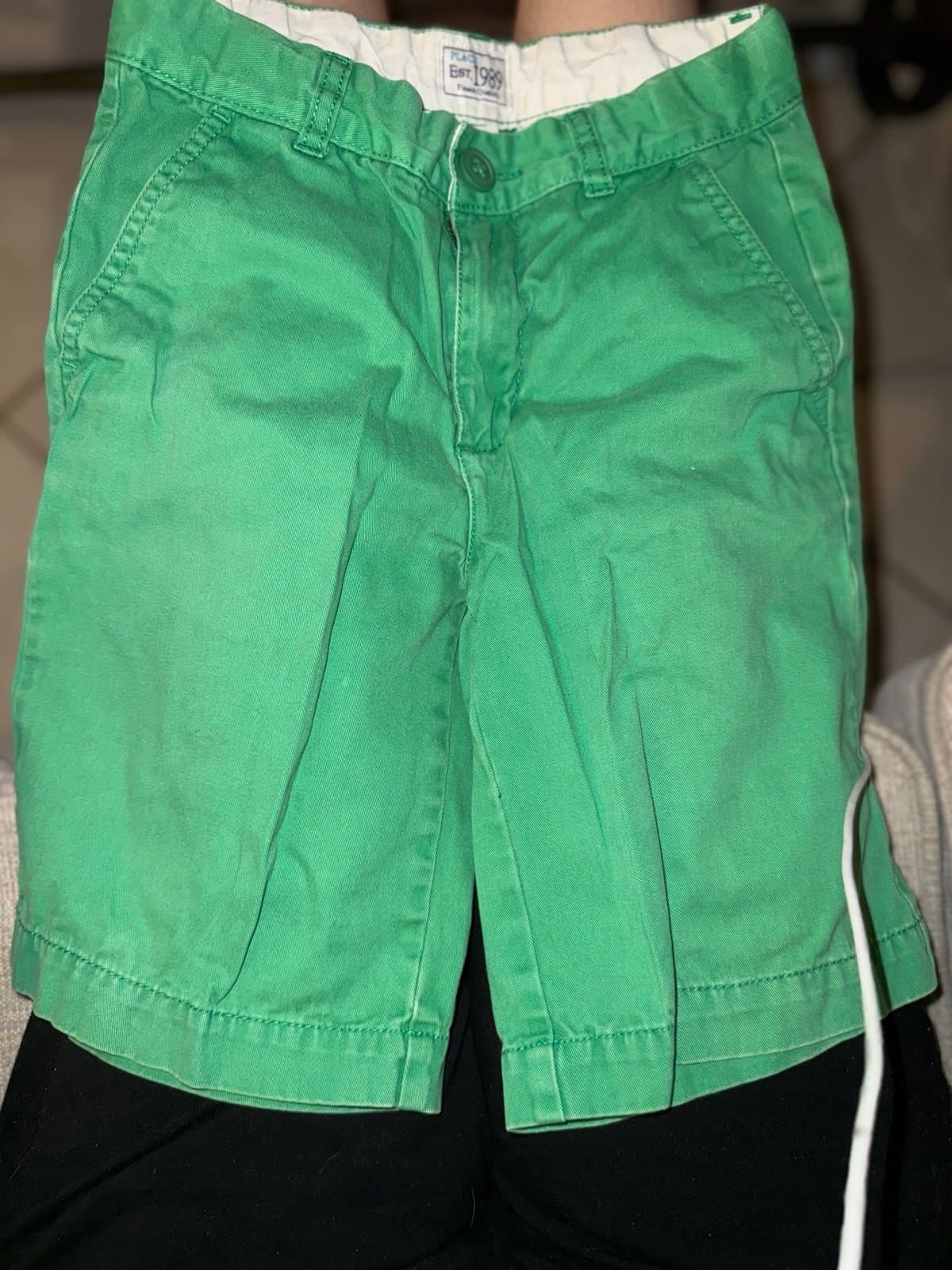 Children's Place green chino shorts size 8