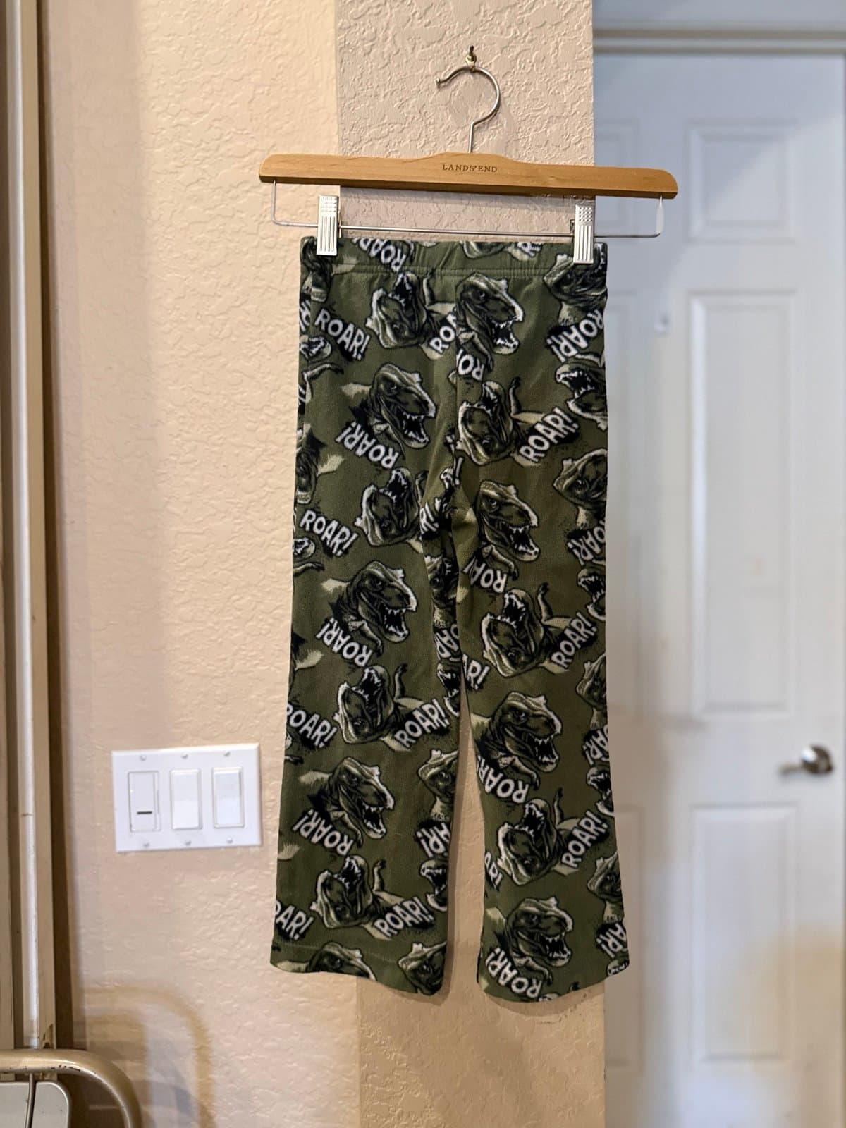 Faded Glory Kids Dinosaur Roar Fleece Pajama Pants XS (4-5)