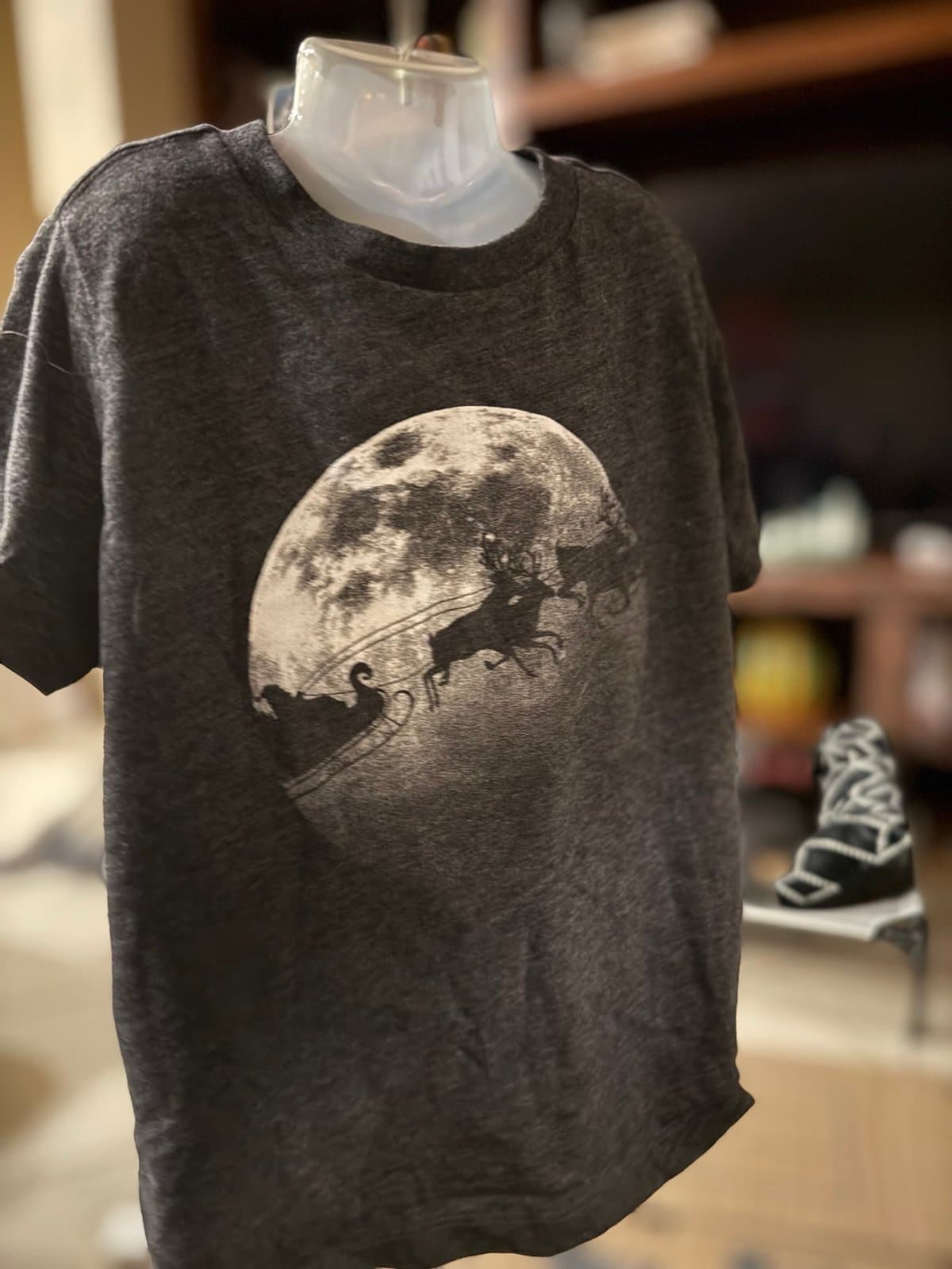 Old Navy Christmas Santa Moon T-shirt XS (5)