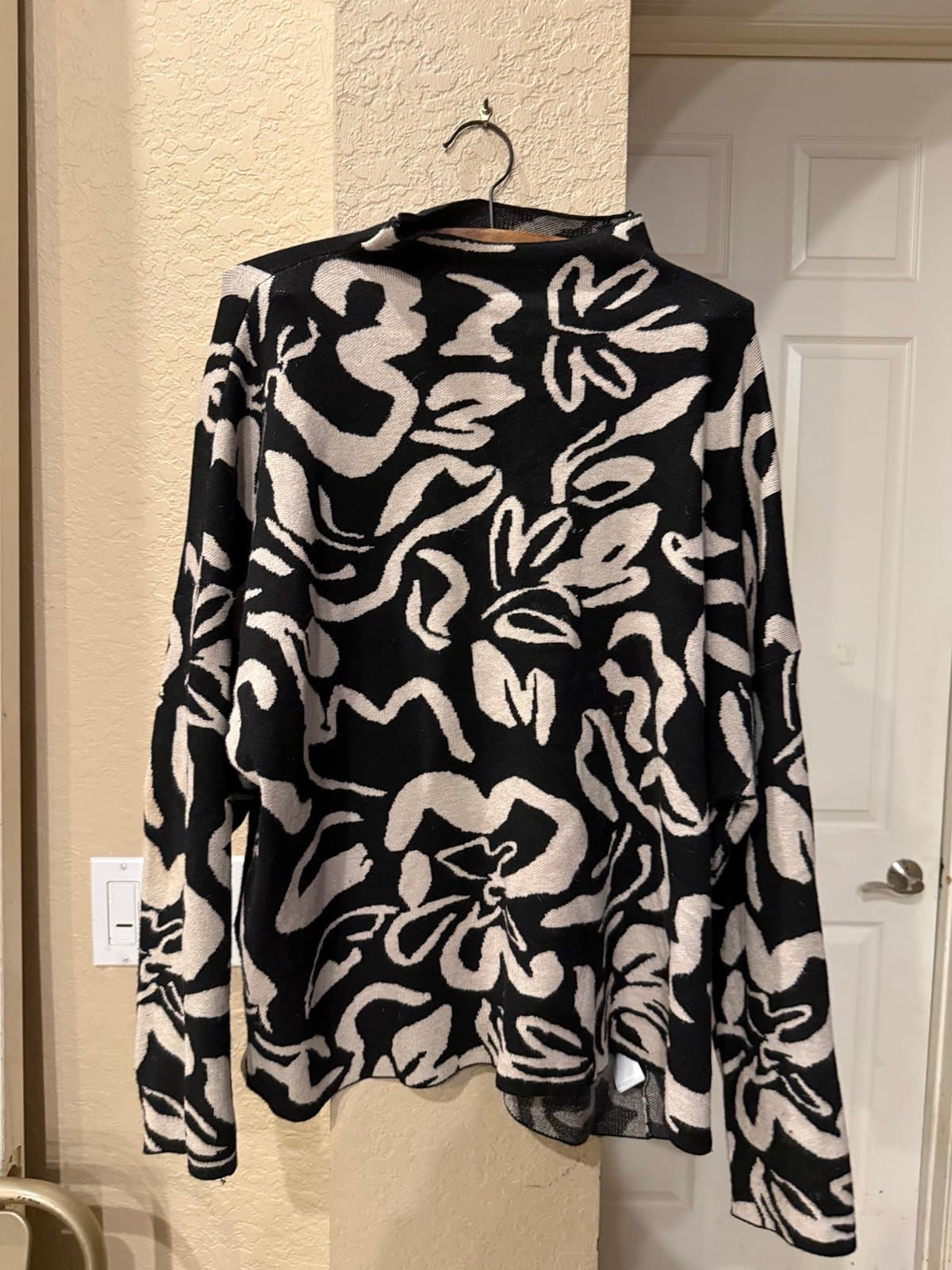 Christian Siriano Black White Abstract Mock Neck Sweater 2X