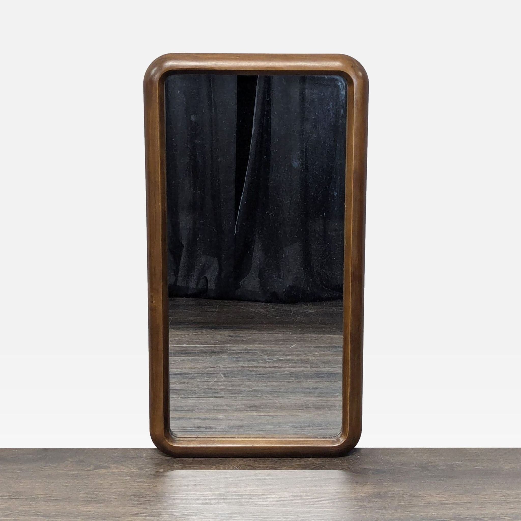 Uniek Mirror in Walnut Frame