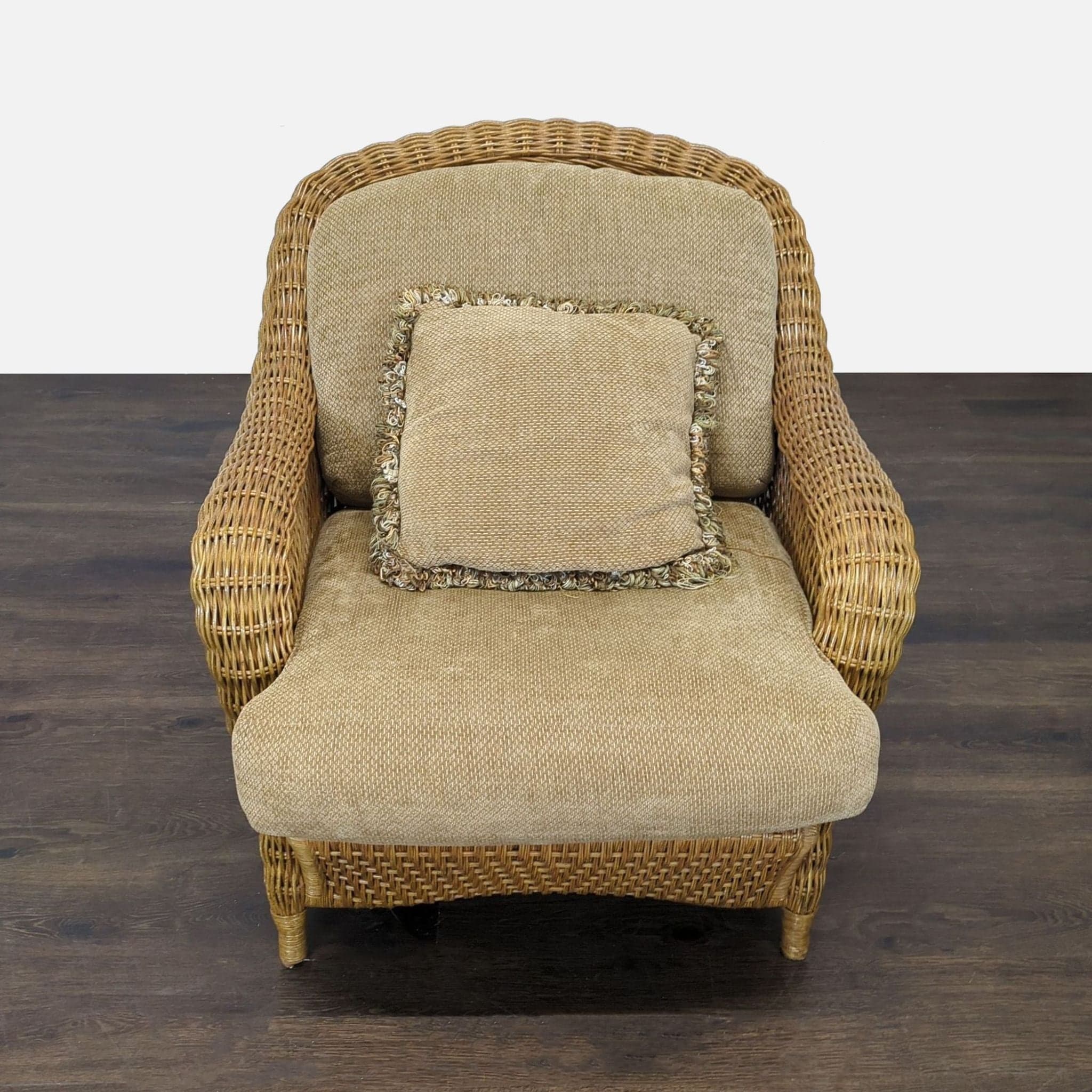 Lane Venture Wicker Lounge Chair with Cushion and Decorative Pillow