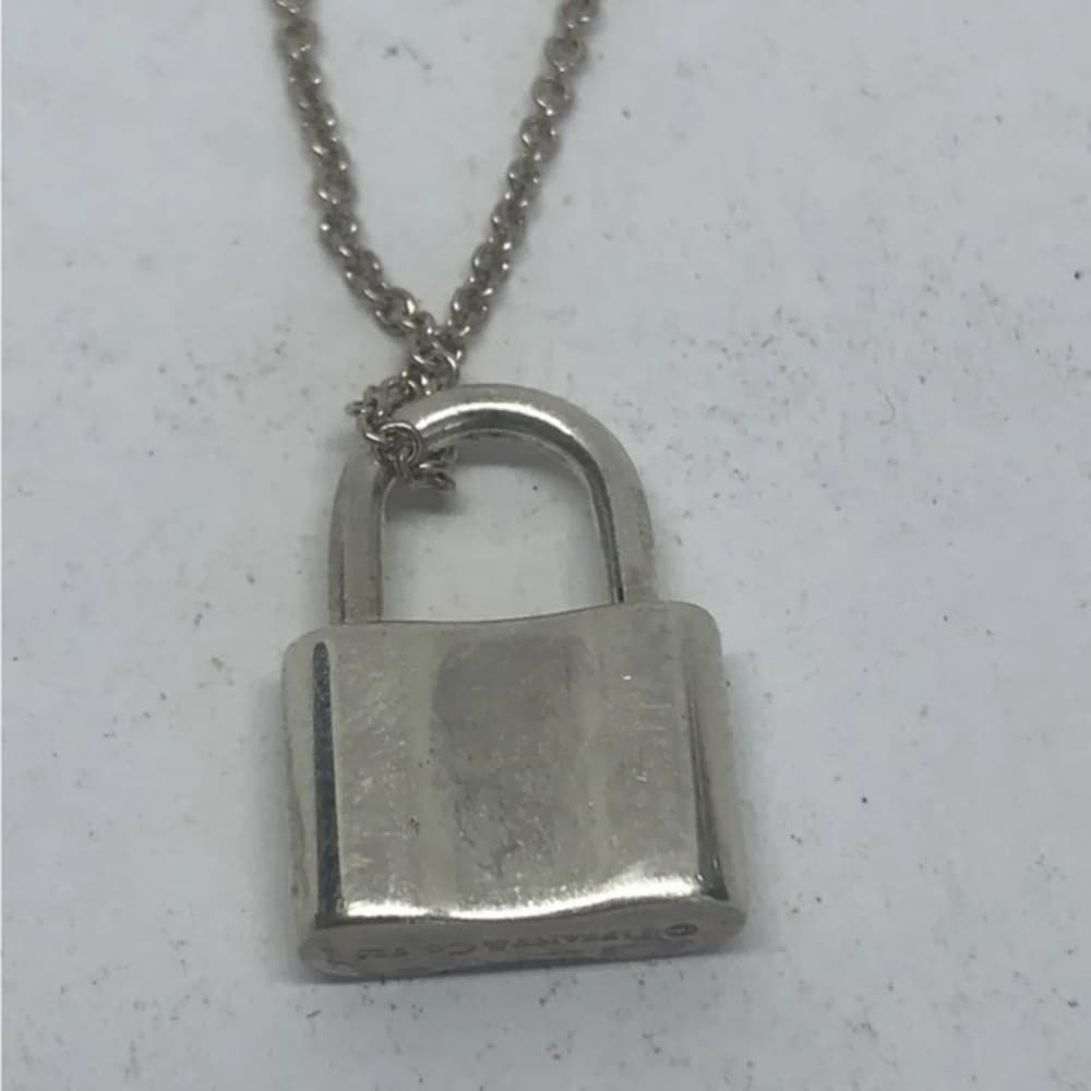 Tiffany & Co Lock Chain 925 9.9 Grams Necklace