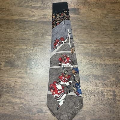 Hallmark Mens Christmas Football Neck Tie Reindeer Games Excellent Condition