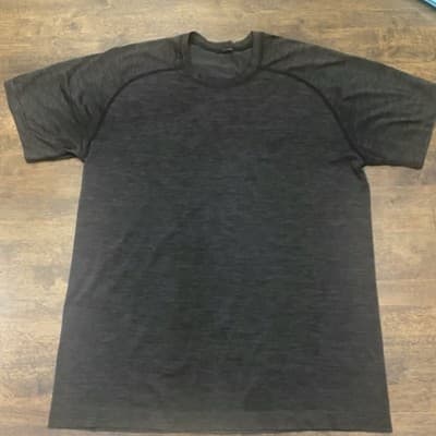 Lululemon Basic Shirt Mens L Black Short Sleeve Comfort Sport Stretch