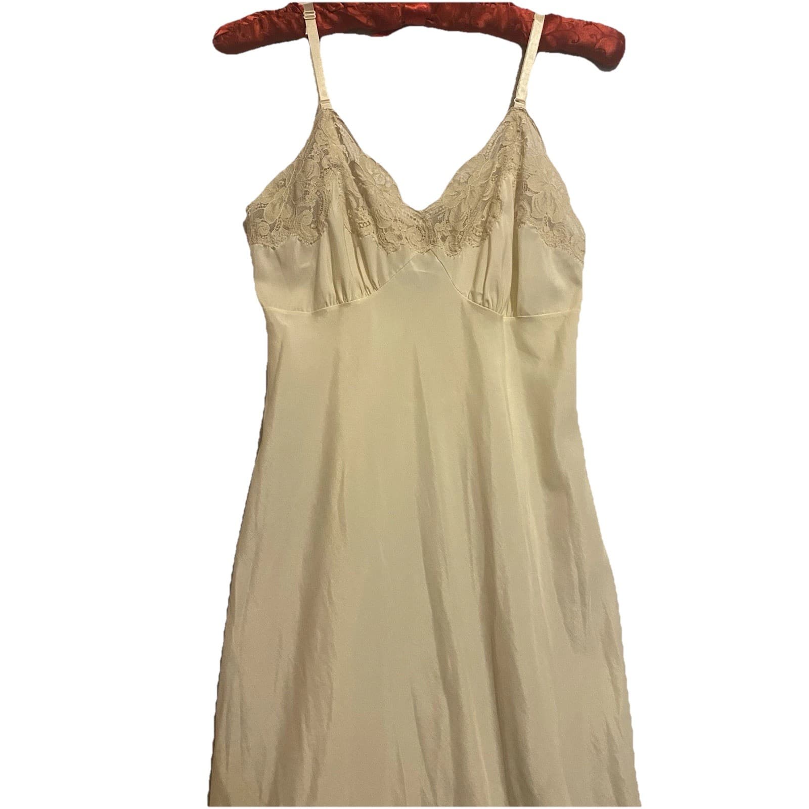 Lady Lynne Vintage Nylon W Lace Trim Slip USA Old Hollywood Marilyn Monroe