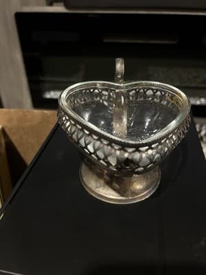 Vintage England Heart Shaped Candy Dish Pedestal Bowl Silver Plated Filigree