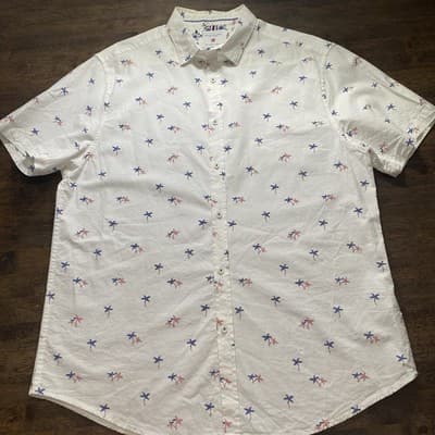 Denim & Flower Men's XL White Shirt Patriotic Firecrackers Vacation Short Sleeve