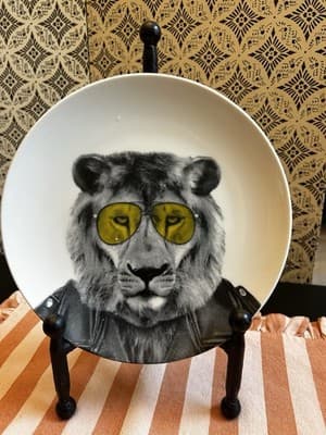 Wild Dining Dinner Plate Funny Plate Ceramic 9-inch Larry Lion Mustard