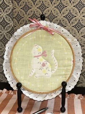 Quilted Kitty Cat Embroidery Hoop Picture Finished Piece Handmade Vintage