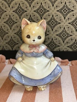 RARE VTG TAKAHASHI KITTY CAT WEARING DRESS COLLER BOW CERAMIC FIGURINE- JAPAN