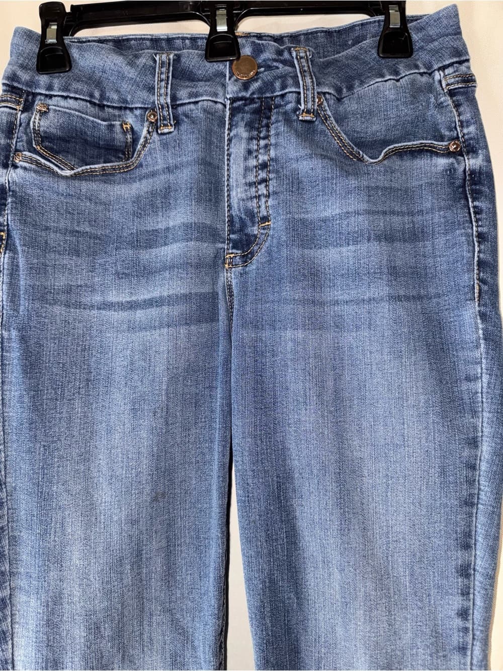 Seven7 Classic Blue Women's Jeans - Mid Wash soft stretch EUC bootcut flare