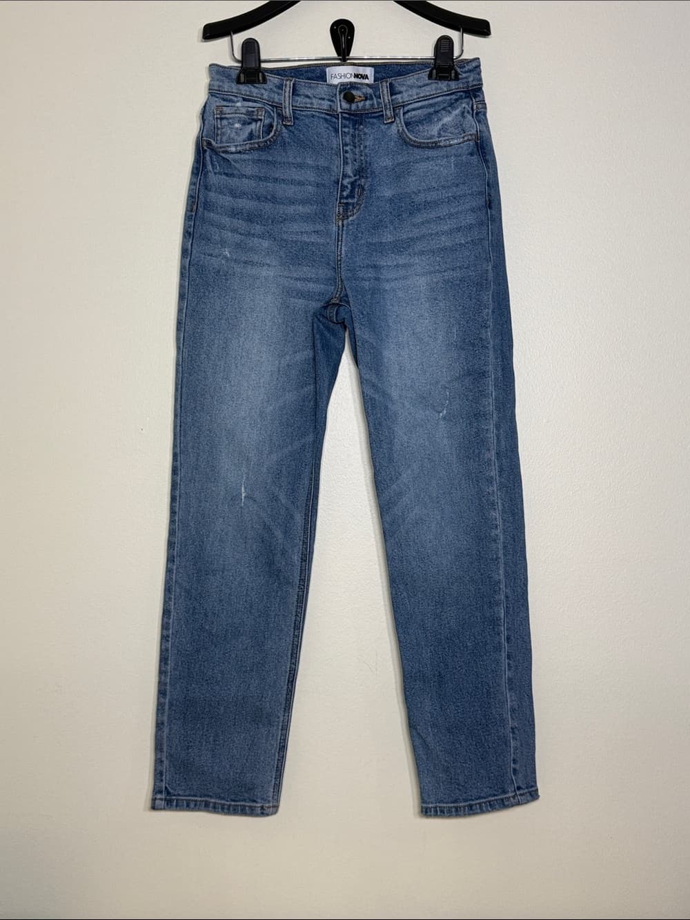 Fashion Nova Women's Straight Leg Jeans in Medium Blue Wash | Size 5