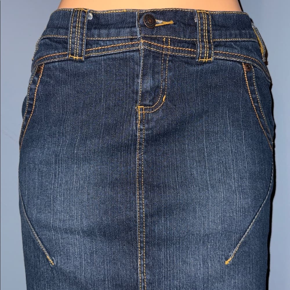 Daisy Fuentes Denim Pencil Skirt - Size 4