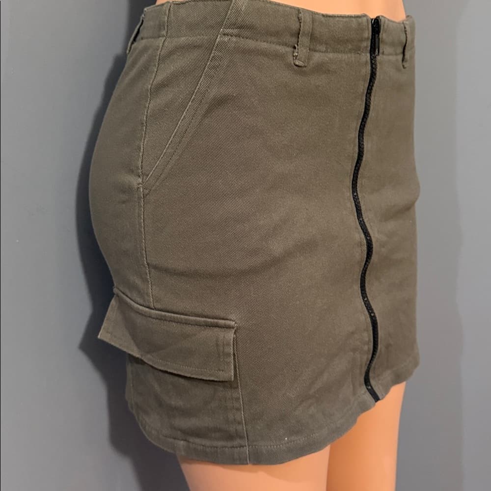Rue 21 Olive Green Cargo Mini Skirt – Size Medium