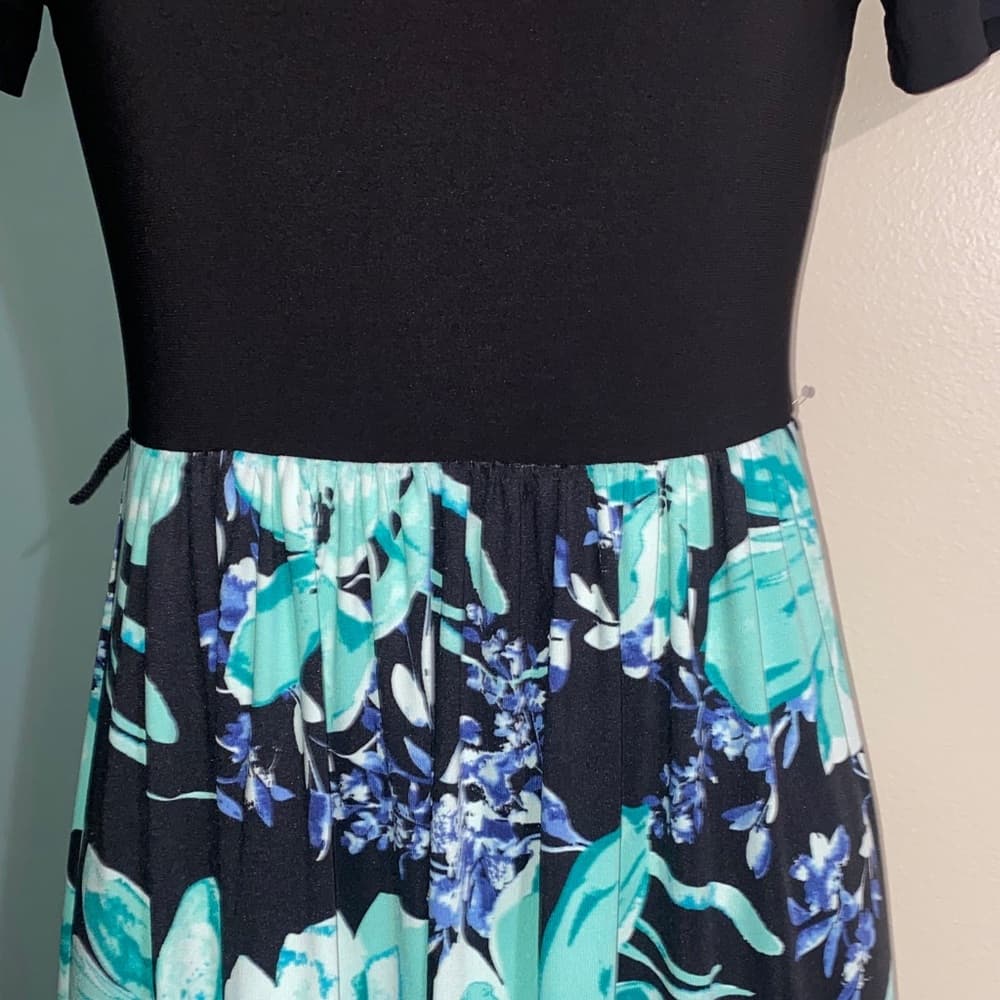 Chic Black and Blue Floral Maxi Dress