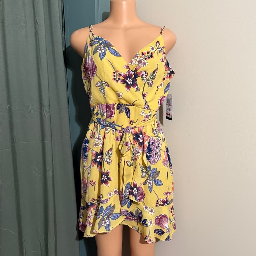 NWT - Beautiful City Studio Yellow Lace Dress - Size 15 (Juniors)
