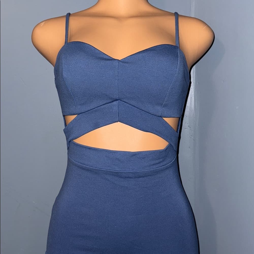 Windsor Cut-Out Bodycon Dress - Size small
