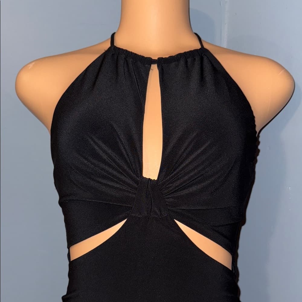 Elegant Iris Black Cutout Midi Dress - Size Small