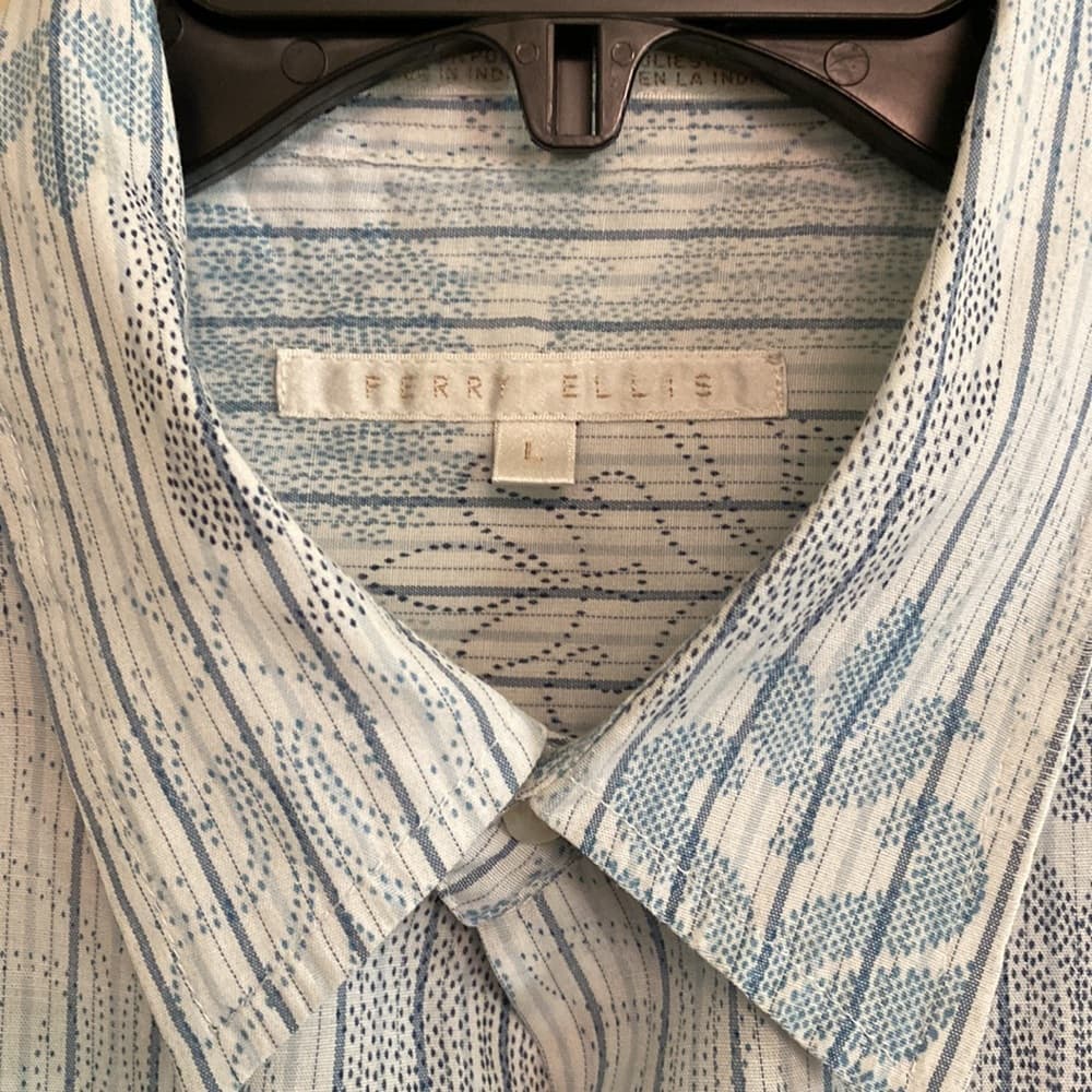 Perry Ellis lightweight long sleeve button down shirt