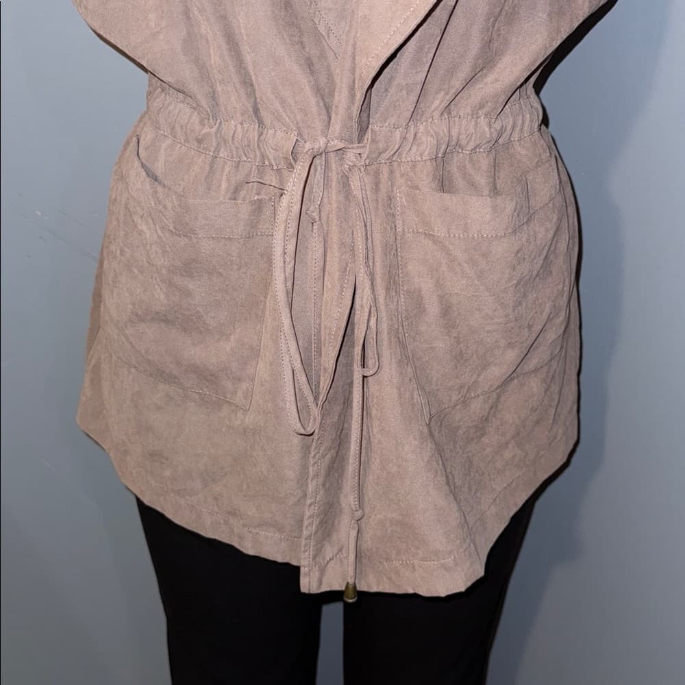 Papaya Sleeveless Hooded Vest - Size Medium