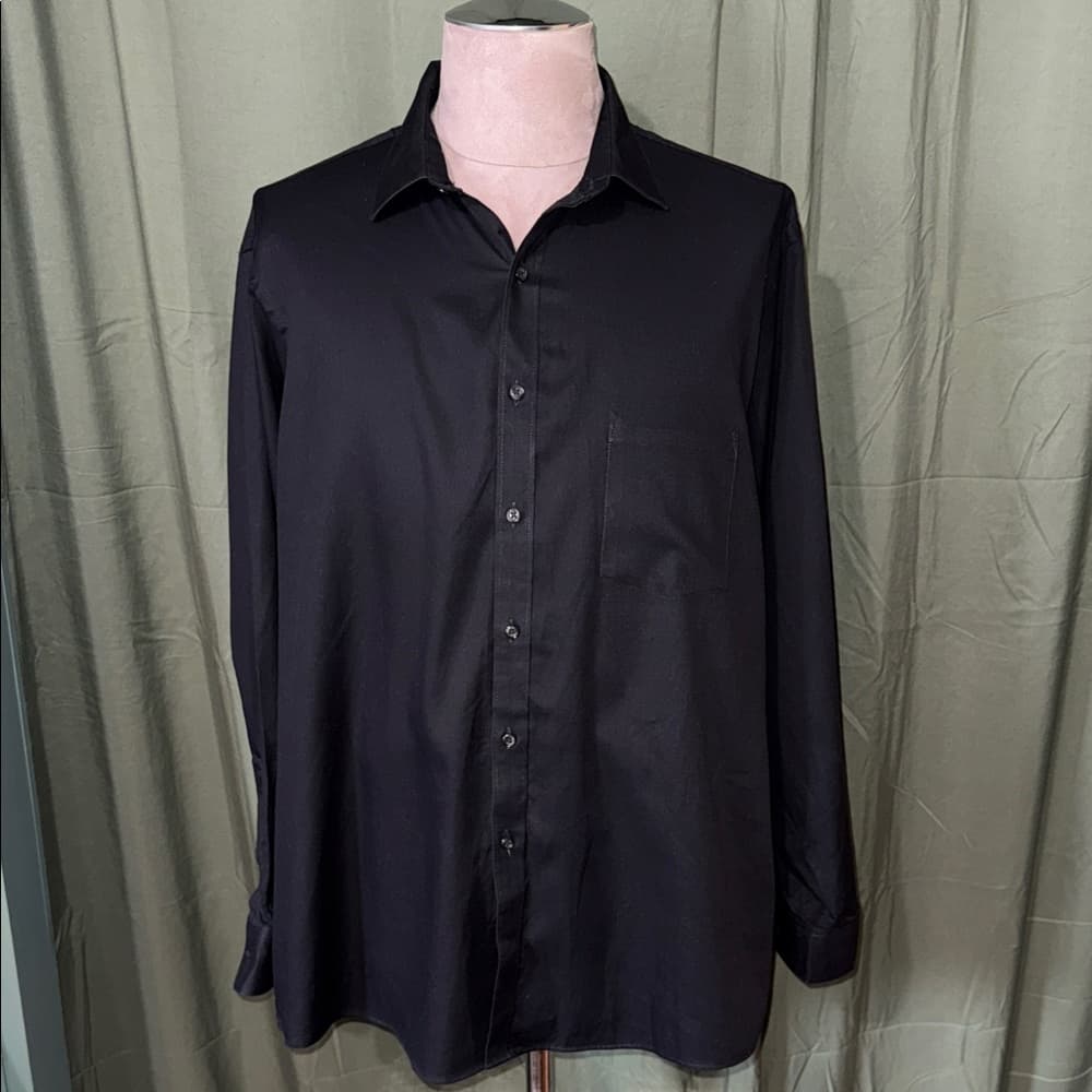 Van Heusen Men's Black Dress Shirt