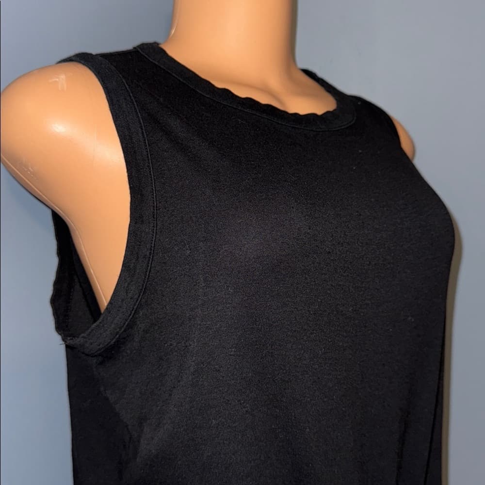 Classic Black Sleeveless Top – Size Large