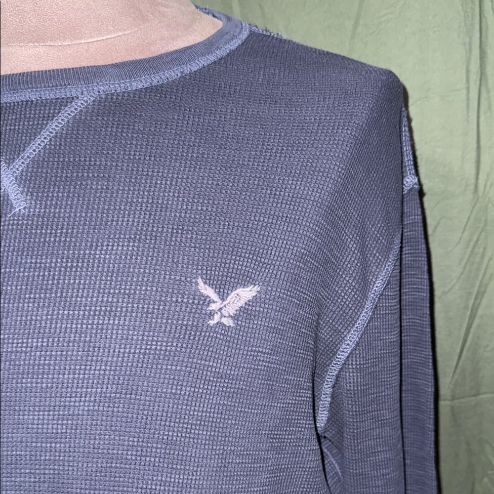 American Eagle Outfitters Men's Navy Long Sleeve Tee