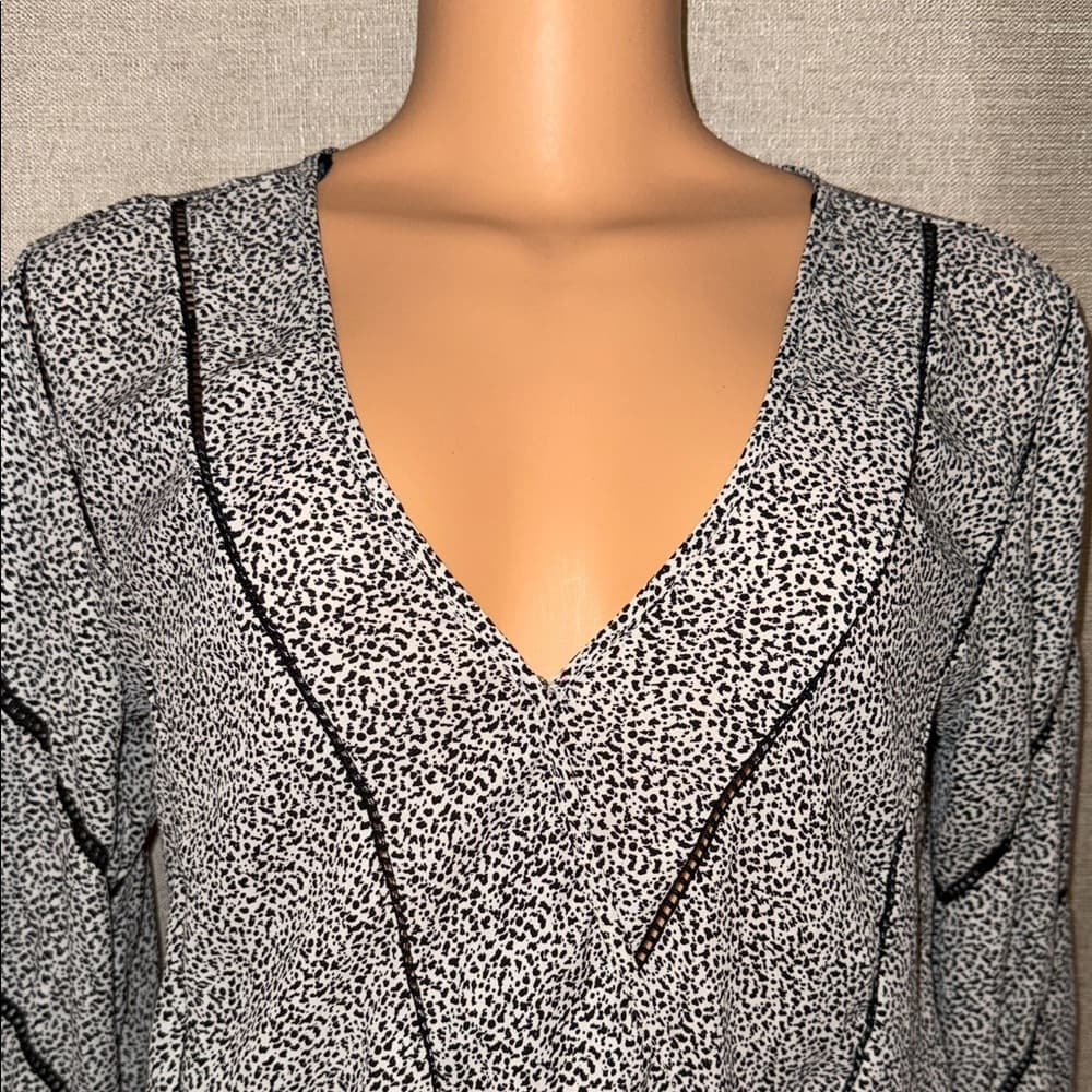 **Sienna Sky Blouse - Size Medium**
