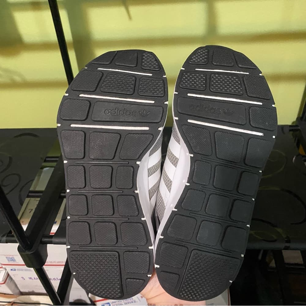 Adidas Sneakers
