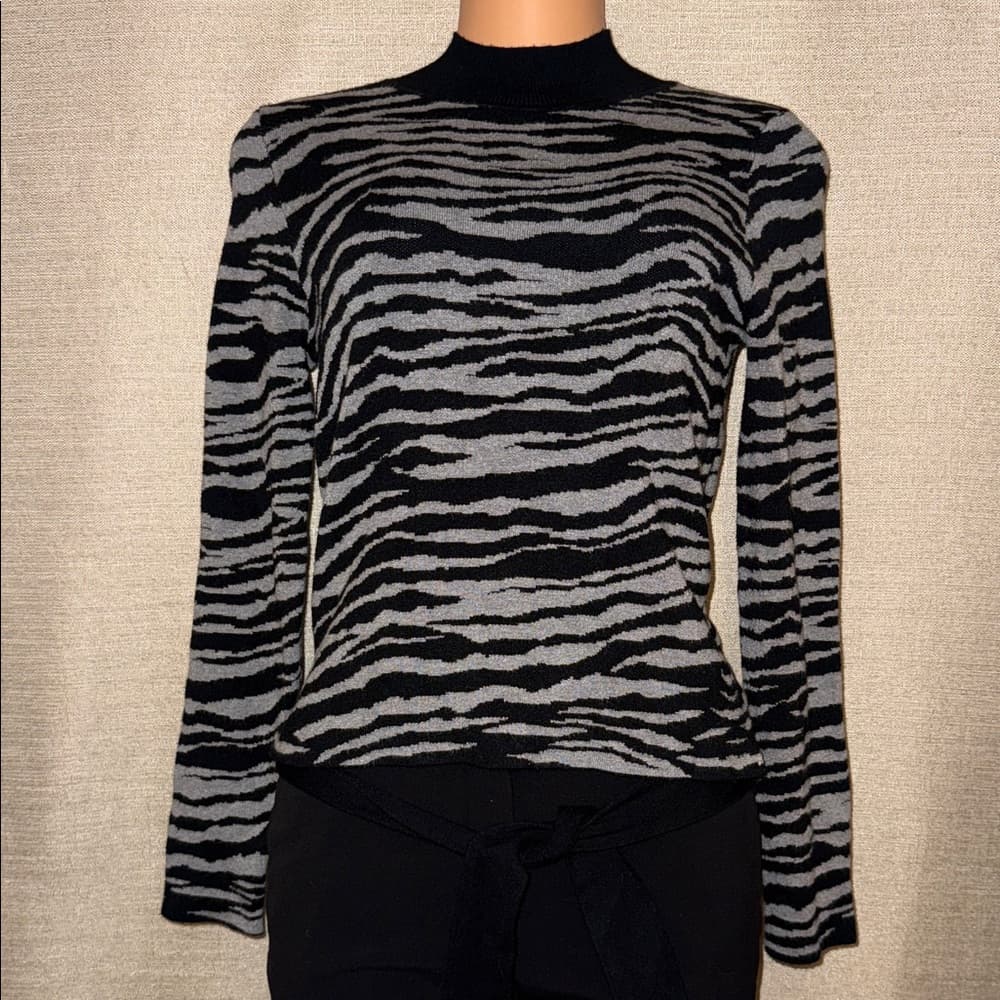 Sofia by Sofia Vergara Black and Gray Zebra Sweater