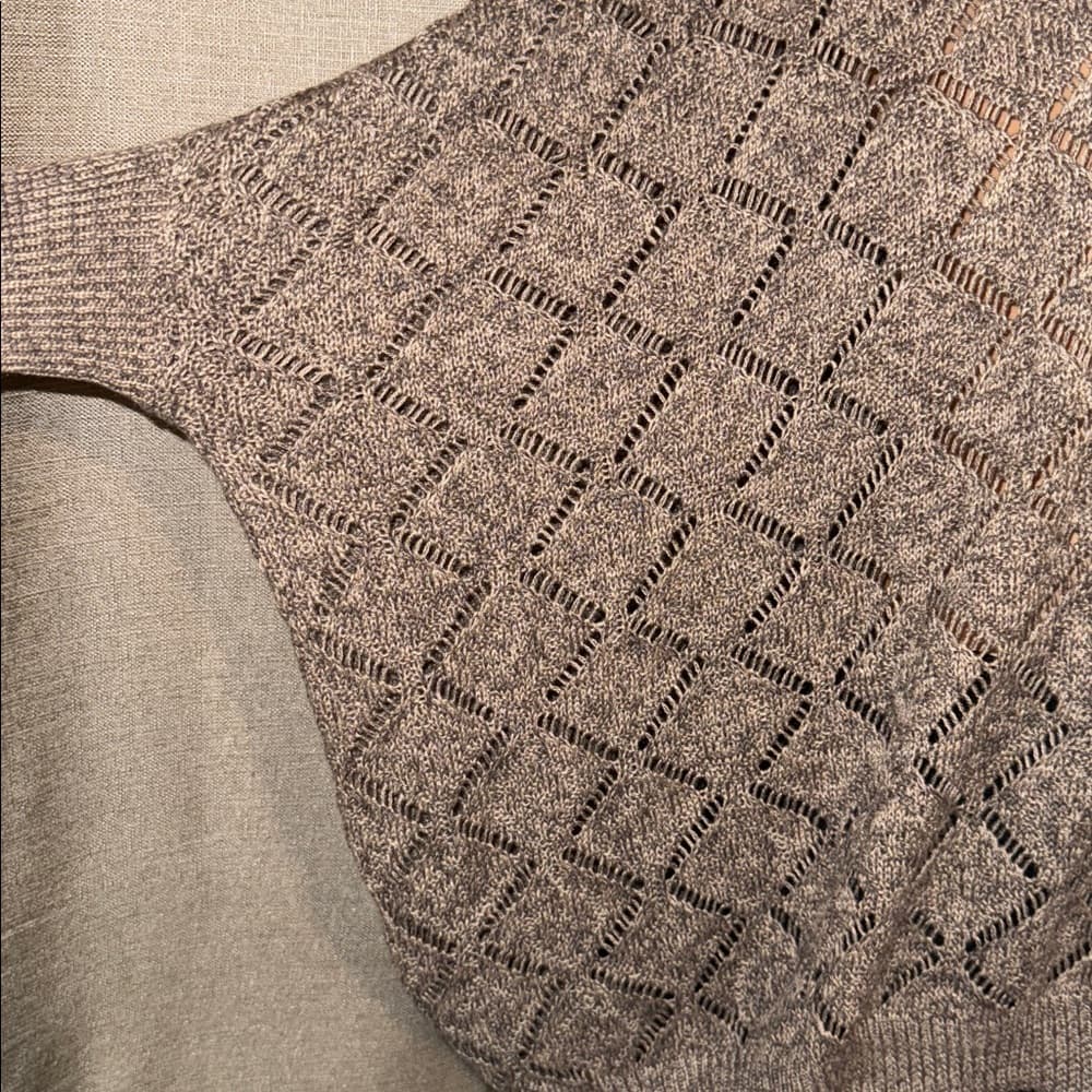 Women’s brown knit top